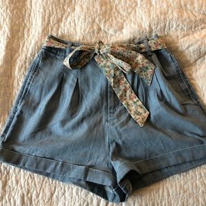 NWOT American Eagle Mom Shorts with scarf Belt